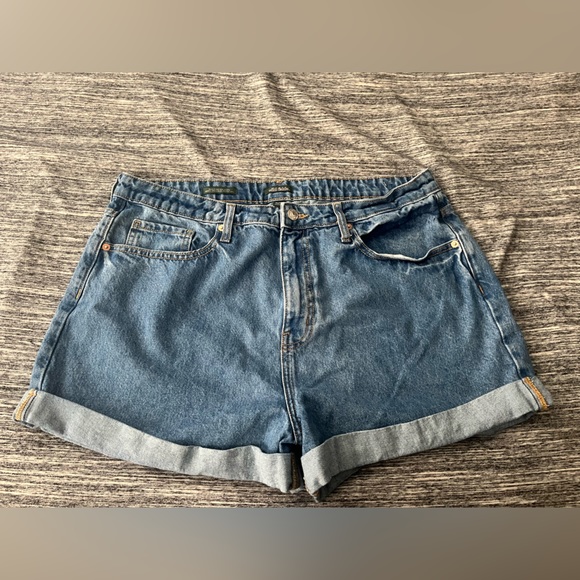 Jean Shorts - Picture 3 of 3